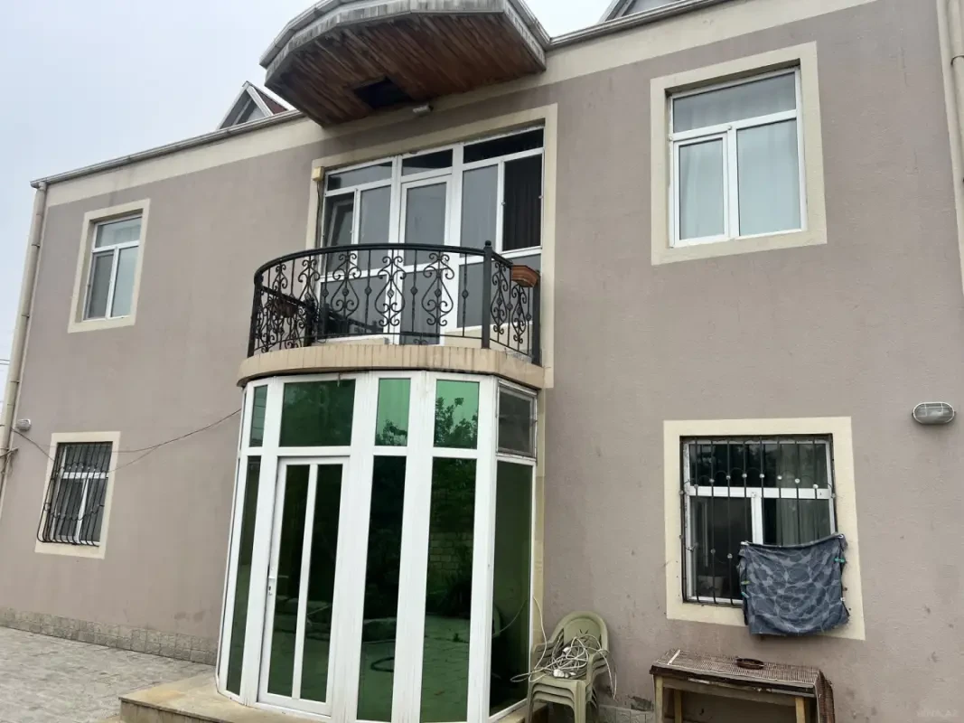 Satılır 4 otaqlı həyət evi 220 m²