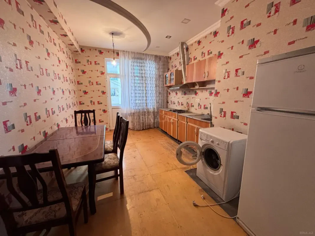 Kirayə verilir 3 otaqlı mənzil 140 m²