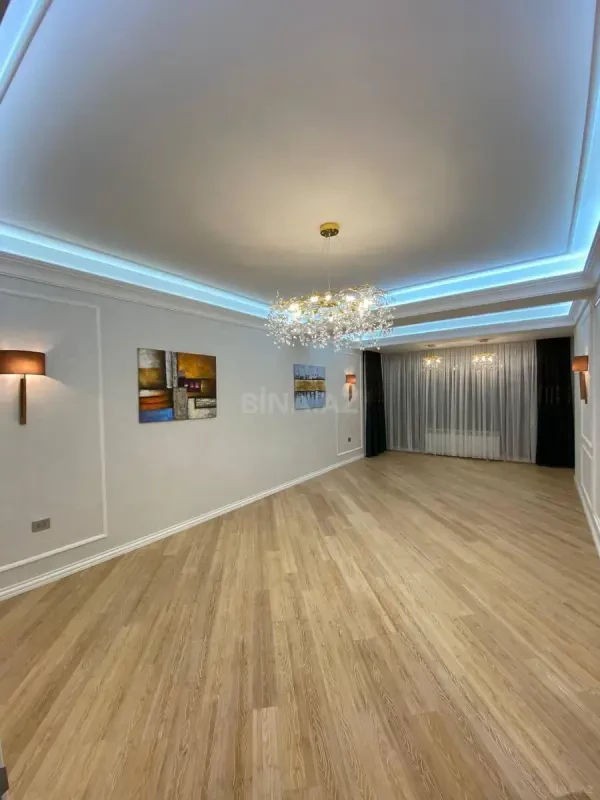 Satılır 2 otaqlı mənzil 88 m²