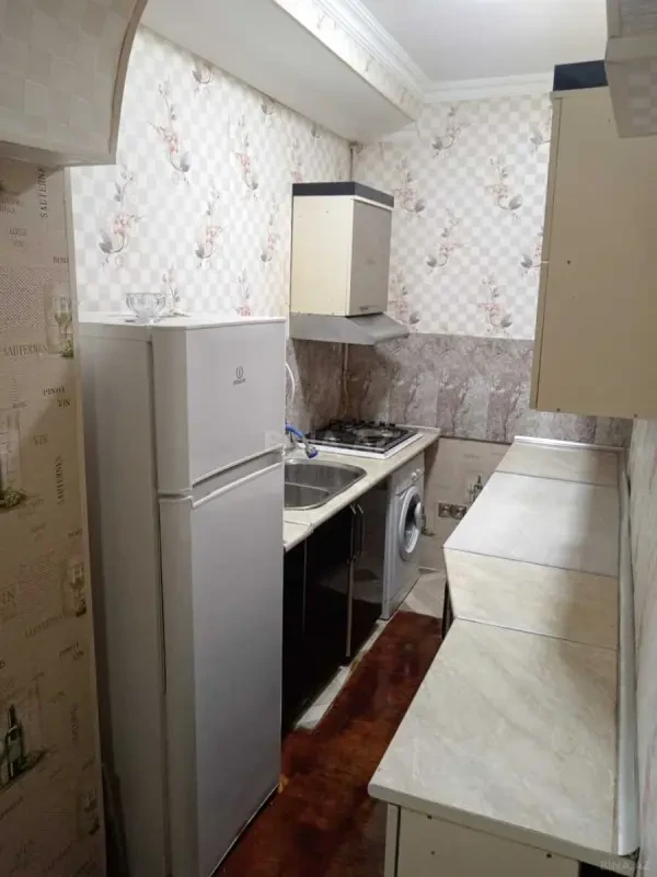 Kirayə verilir 2 otaqlı mənzil 50 m²