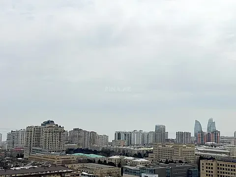 Satılır 4 otaqlı mənzil 180 m² — Bakı 4 otaq 180.00 m²