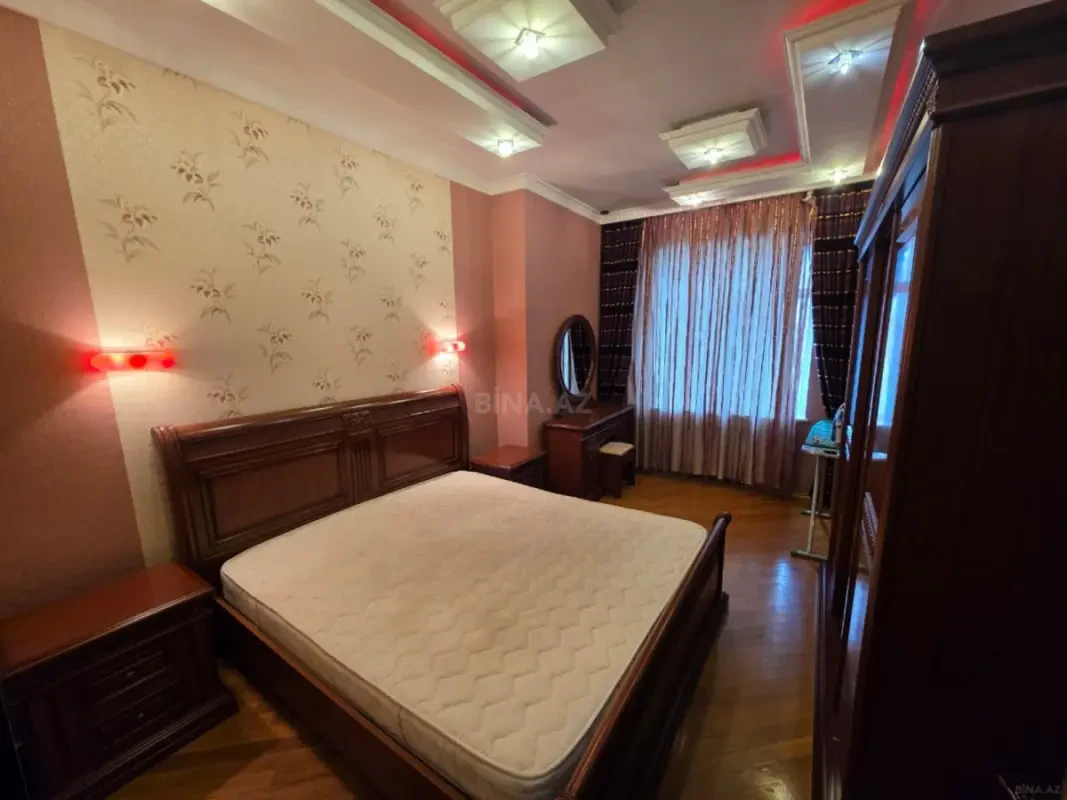 Kirayə verilir 2 otaqlı mənzil 90 m²