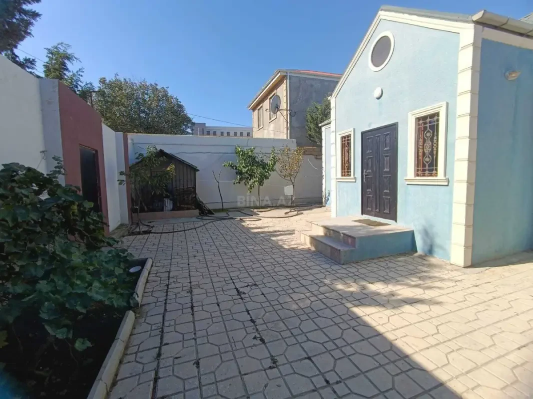 Satılır 4 otaqlı həyət evi 140 m²