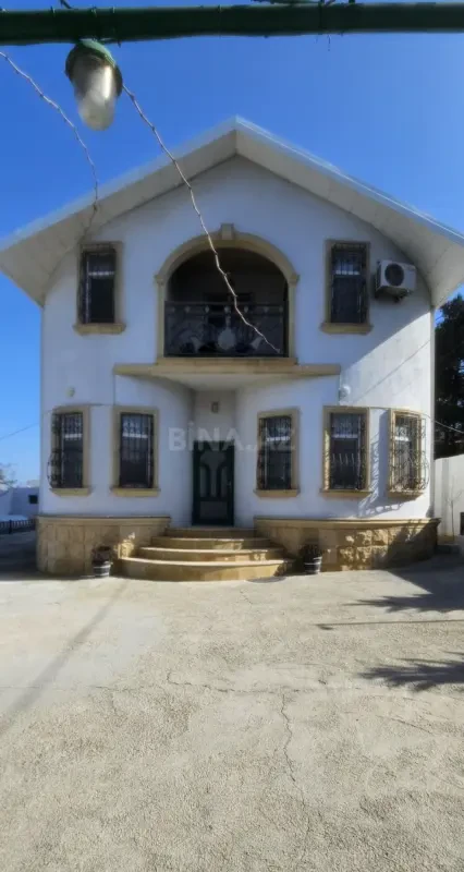 Satılır 6 otaqlı həyət evi 130 m²