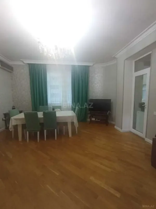 Satılır 3 otaqlı mənzil 128 m²
