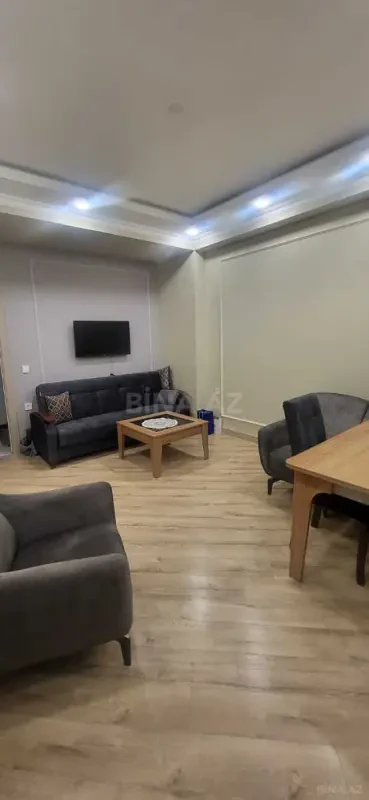 Kirayə verilir 2 otaqlı mənzil 68 m²