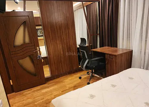 Satılır 4 otaqlı mənzil 200 m² — Bakı 4 otaq 200.00 m²