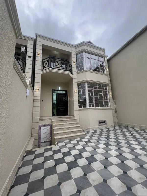 Satılır 4 otaqlı həyət evi 264 m²