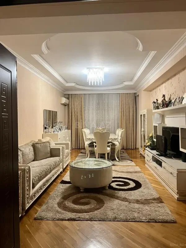 Satılır 3 otaqlı mənzil 128 m²