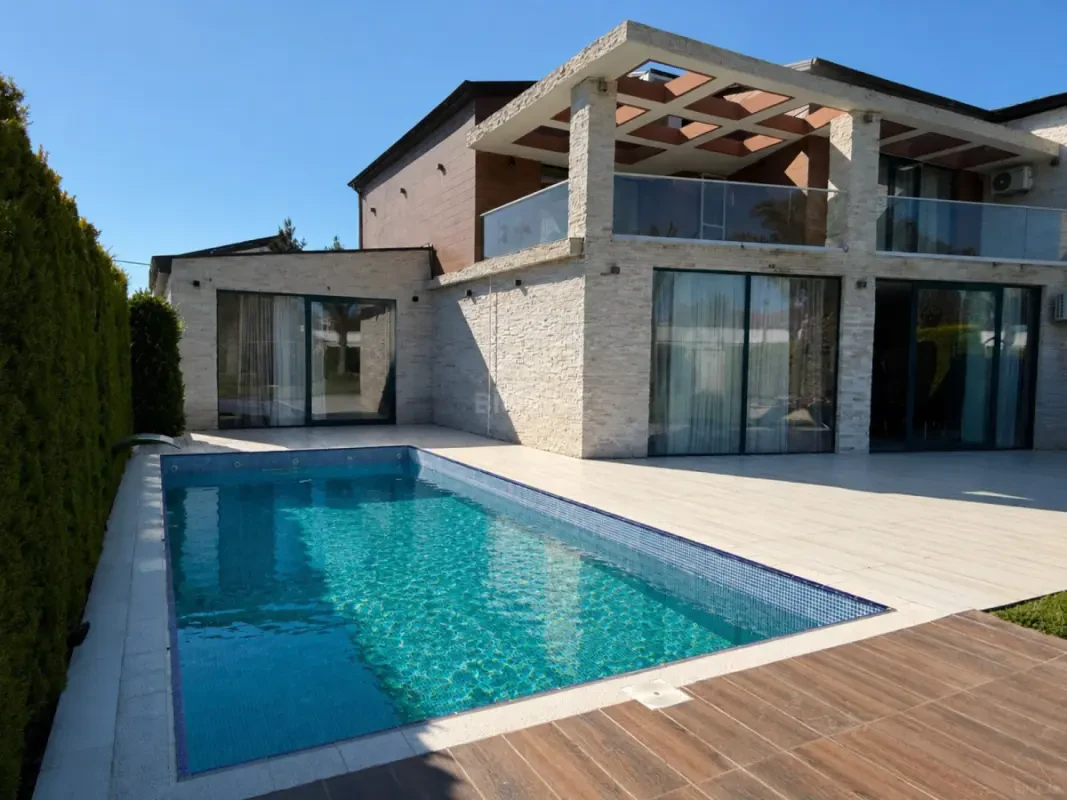 Kirayə verilir 4 otaqlı həyət evi 400 m²