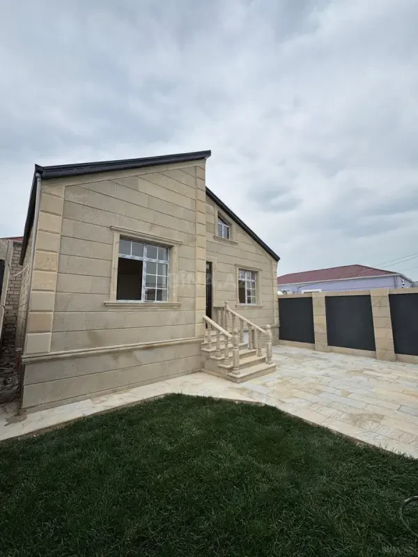 Satılır 3 otaqlı həyət evi 100 m²