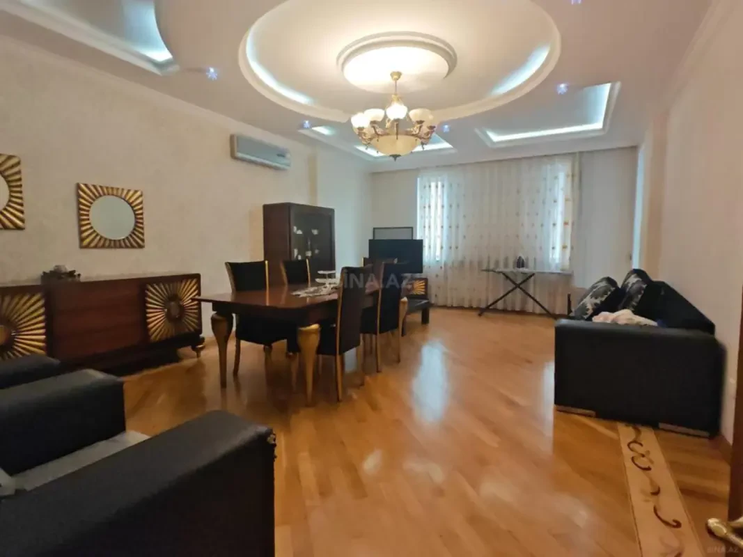Kirayə verilir 3 otaqlı mənzil 150 m²