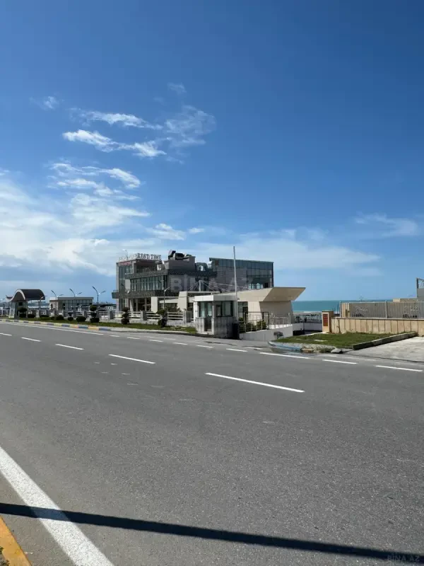 Satılır obyekt 850 m²