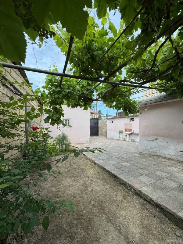 Satılır 3 otaqlı həyət evi 100 m²