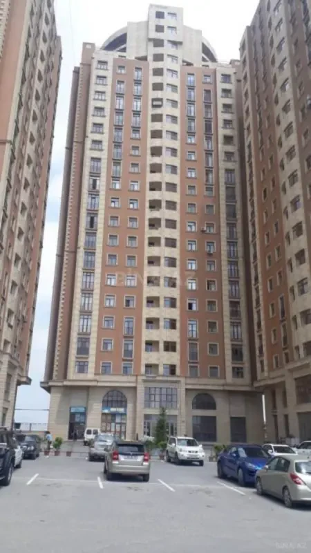 Satılır 3 otaqlı mənzil 120 m²