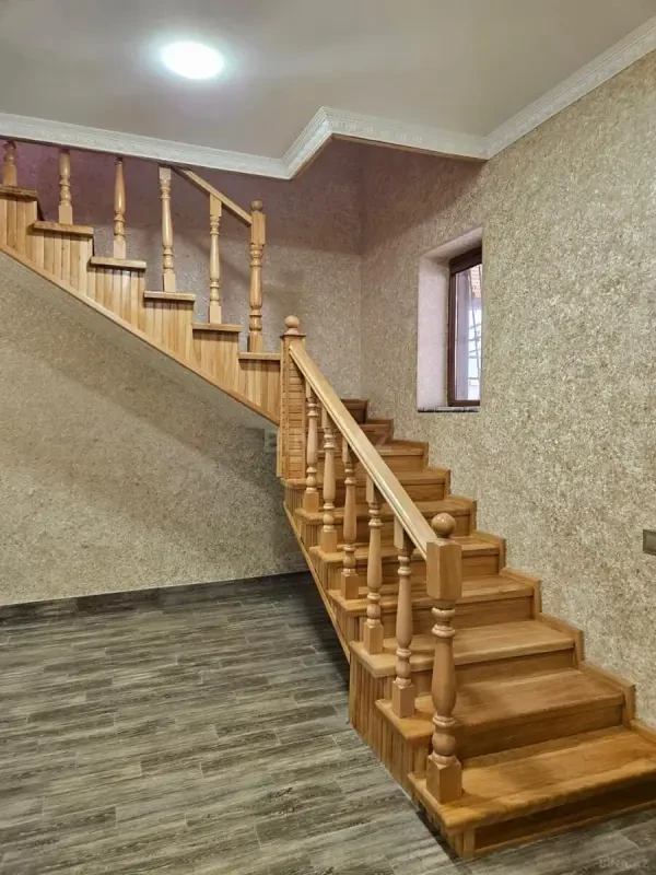 Satılır 4 otaqlı həyət evi 180 m²