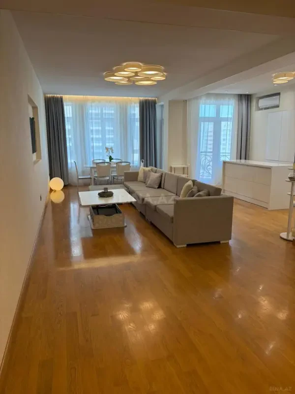 Kirayə verilir 3 otaqlı mənzil 148 m²