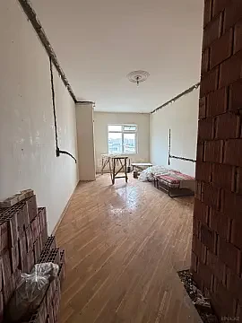 Satılır 3 otaqlı mənzil 100 m² — Bakı, İnşaatçılar 3 otaq 100.00 m²