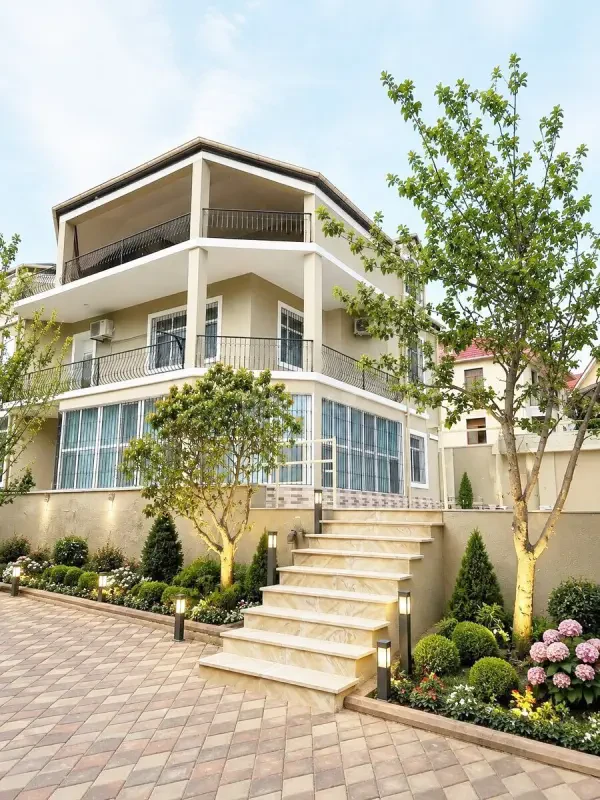 Kirayə verilir 7 otaqlı həyət evi 450 m²