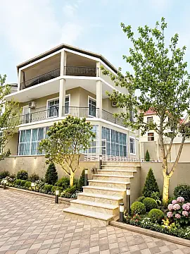 Kirayə verilir 7 otaqlı həyət evi 450 m² — Bakı, Badamdar 7 otaq 450.00 m²
