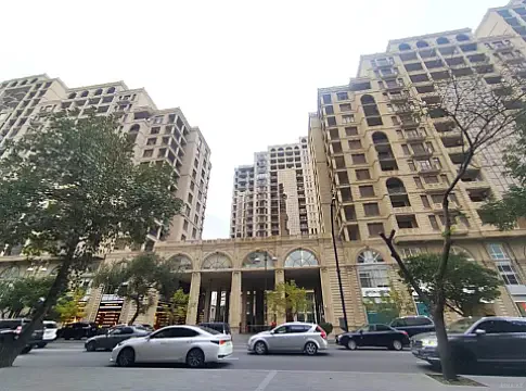 Satılır 3 otaqlı mənzil 215 m² — Bakı 3 otaq 215.00 m²