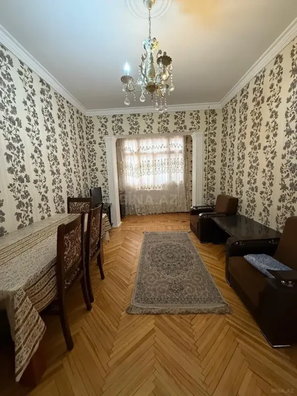 Satılır 2 otaqlı mənzil 65 m²