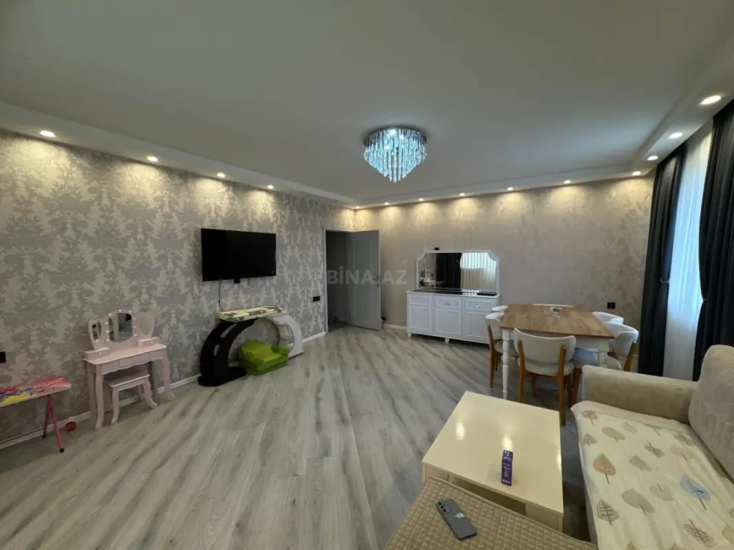 Kirayə verilir 2 otaqlı mənzil 70 m²