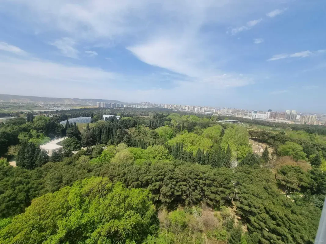 Satılır 4 otaqlı mənzil 170 m²