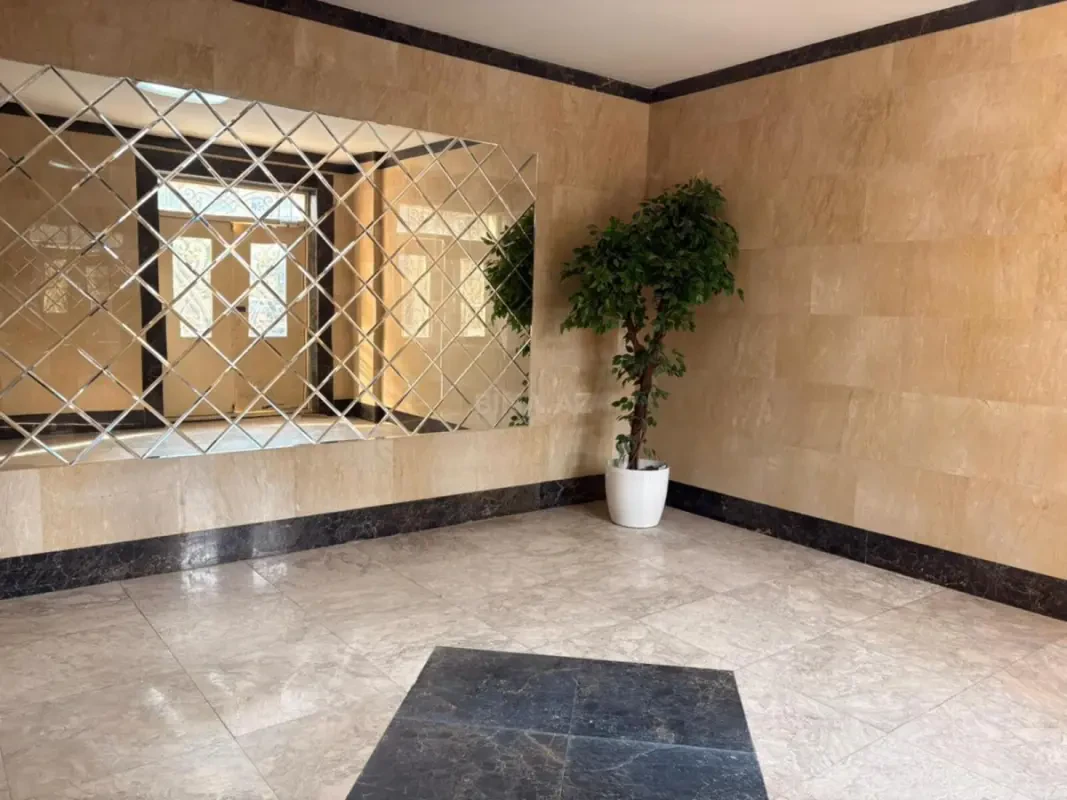 Satılır 3 otaqlı mənzil 145 m²