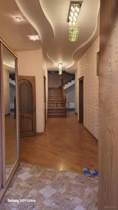 Kirayə verilir 8 otaqlı həyət evi 360 m²