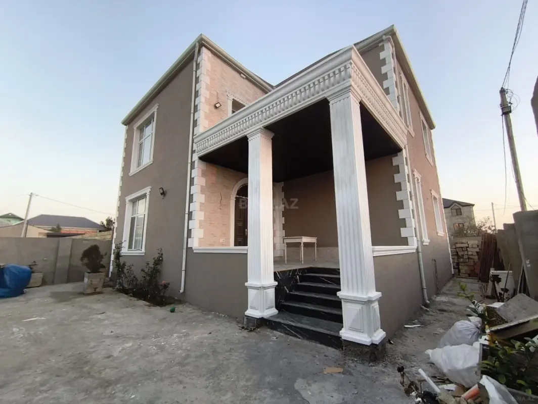 Satılır 5 otaqlı həyət evi 245 m²