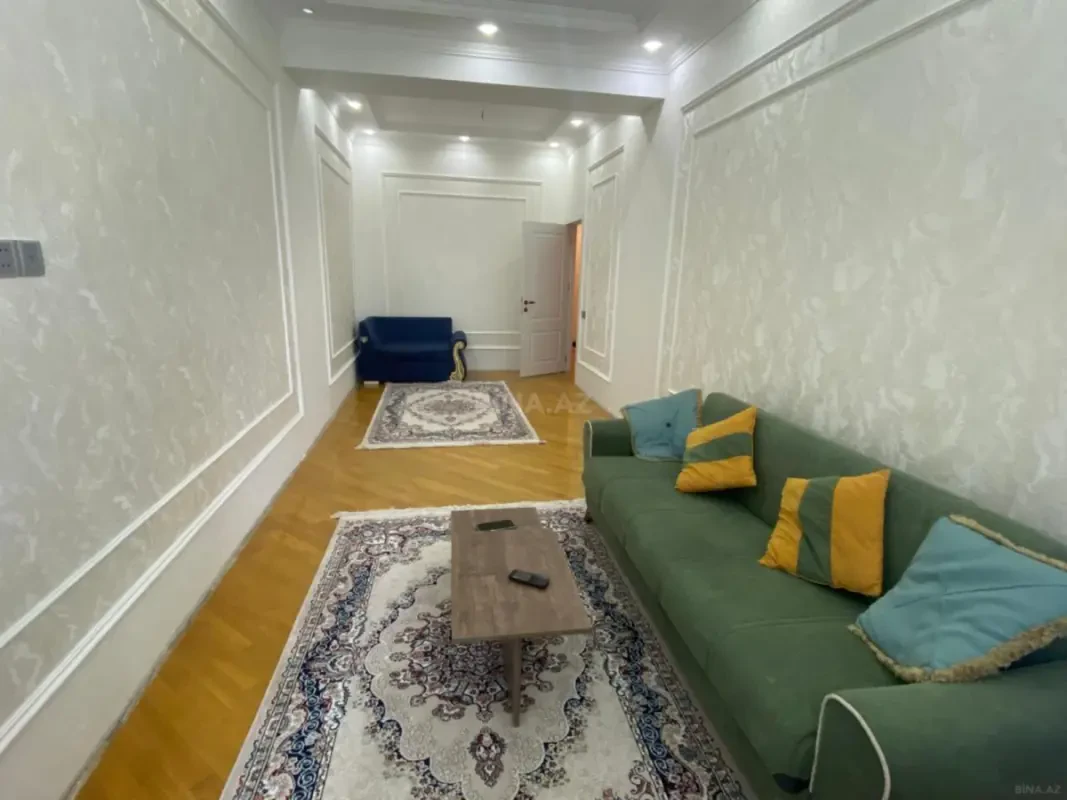 Kirayə verilir 2 otaqlı mənzil 78 m²