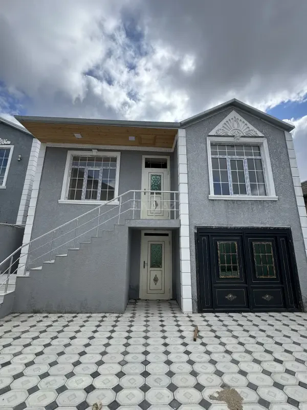 Satılır 7 otaqlı həyət evi 230 m²