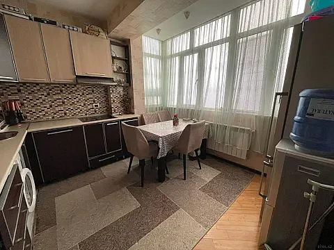 Satılır 3 otaqlı mənzil 90 m² — Bakı, İnşaatçılar 3 otaq 90.00 m²