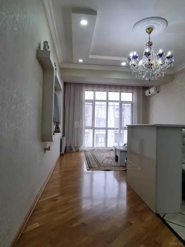 Satılır 4 otaqlı mənzil 118 m²
