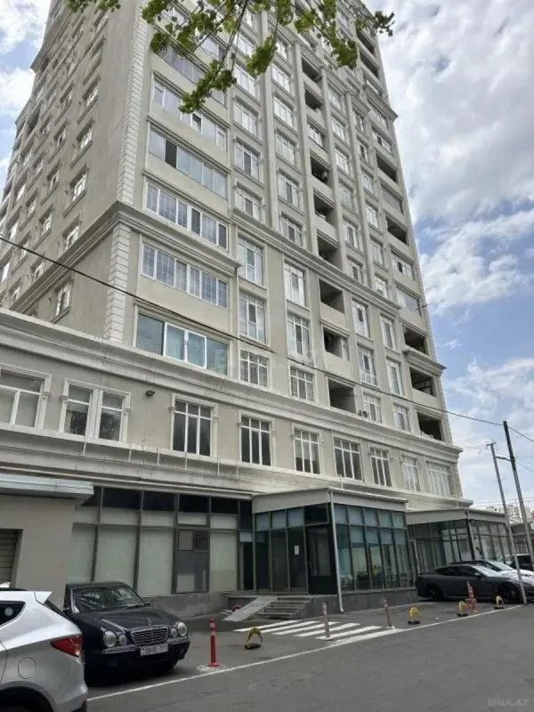 Satılır 3 otaqlı mənzil 105 m²