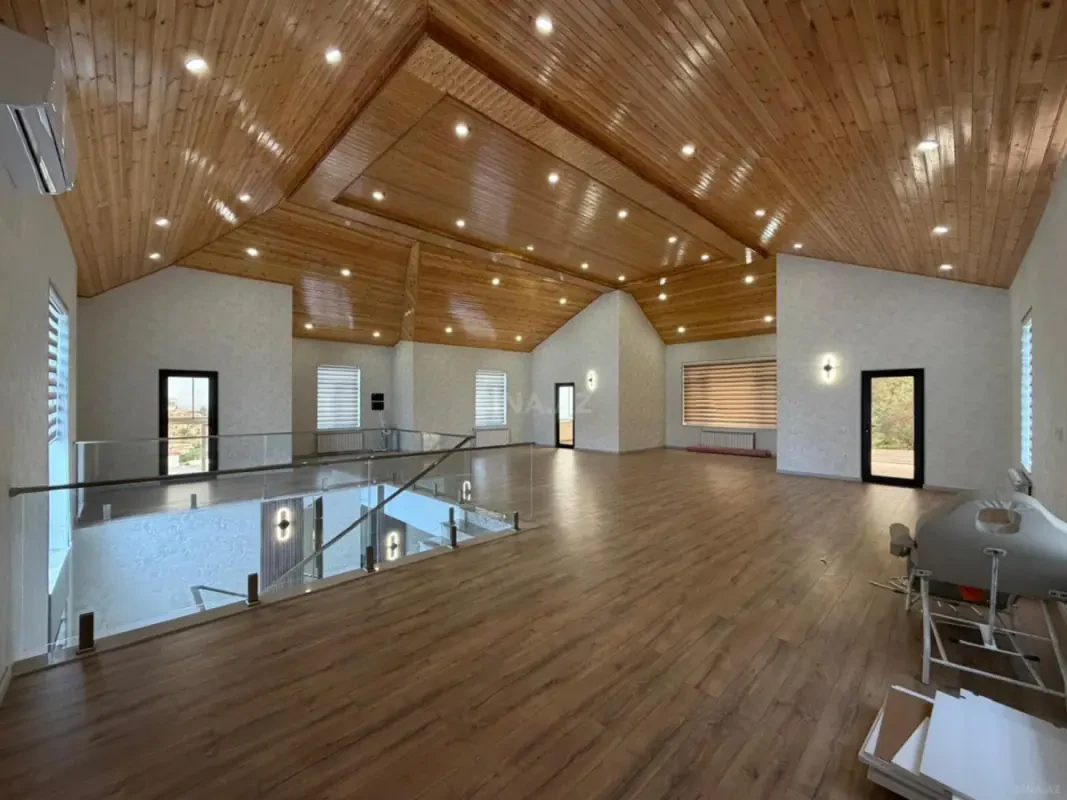 Satılır 8 otaqlı həyət evi 930 m²