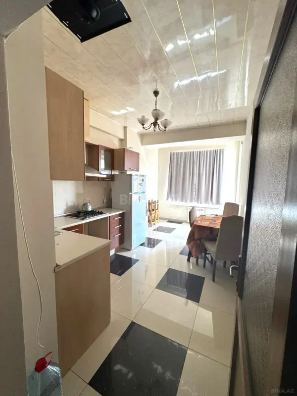 Kirayə verilir 2 otaqlı mənzil 85 m²