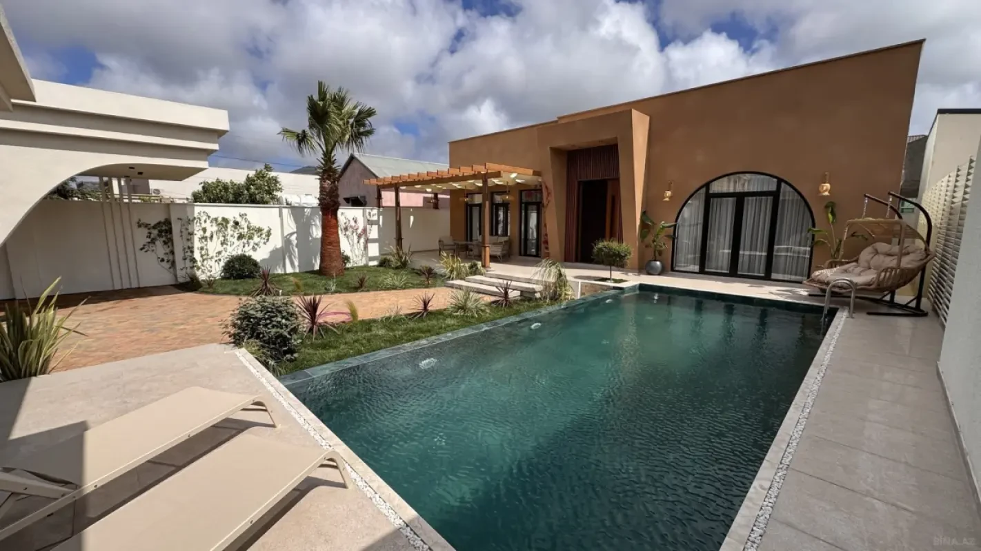 Satılır 5 otaqlı həyət evi 220 m²