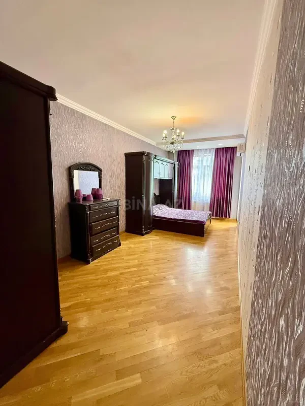 Kirayə verilir 2 otaqlı mənzil 80 m²