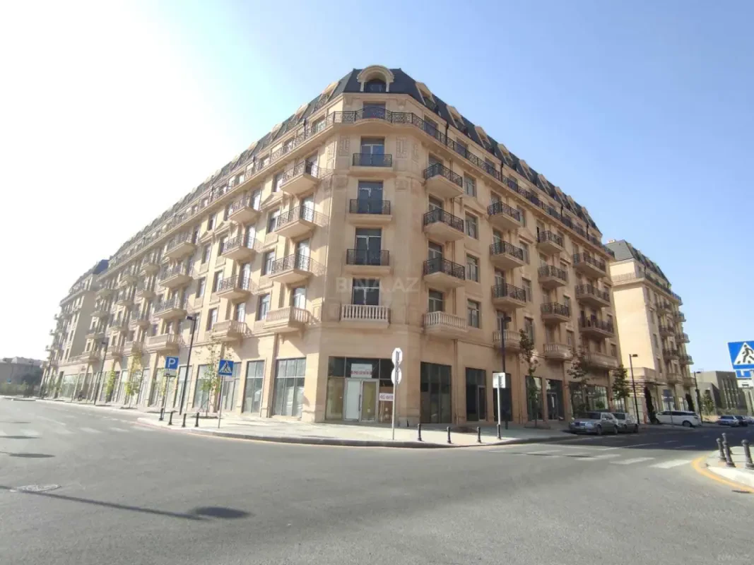 Satılır 4 otaqlı mənzil 195 m²