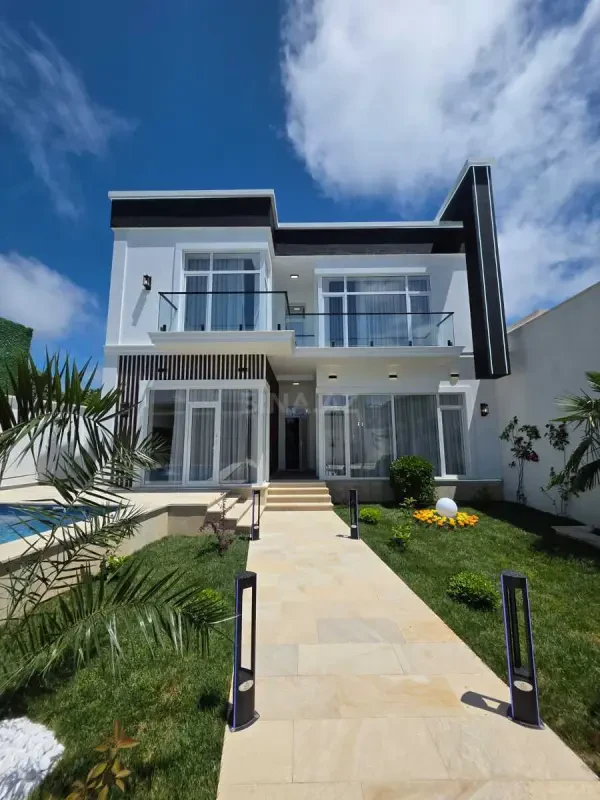 Satılır 4 otaqlı həyət evi 200 m²