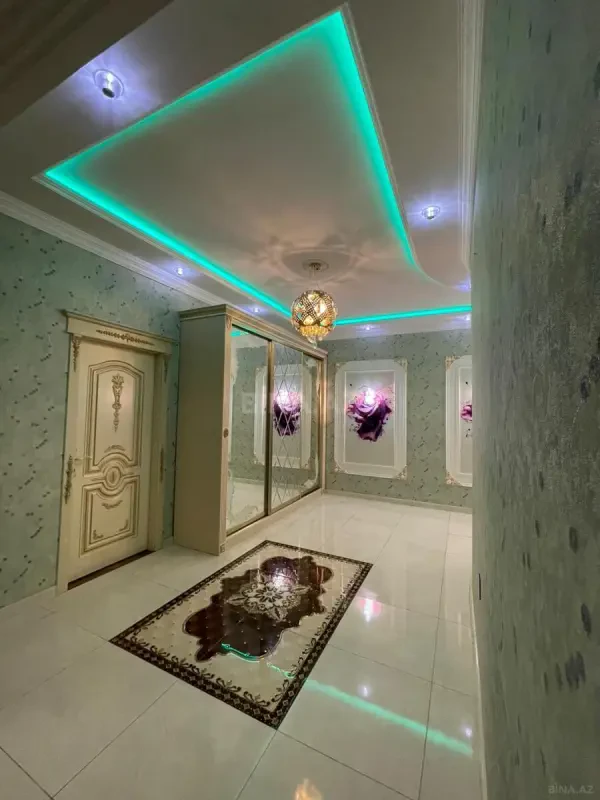 Satılır 4 otaqlı mənzil 164 m²