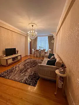 Satılır 3 otaqlı mənzil 100 m² — Bakı, İnşaatçılar 3 otaq 100.00 m²