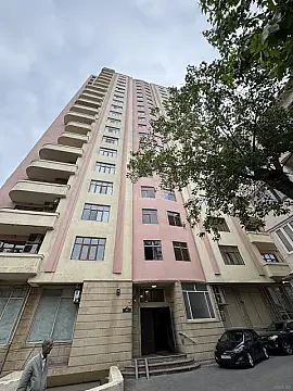 Satılır 4 otaqlı mənzil 230 m² — Bakı 4 otaq 230.00 m²