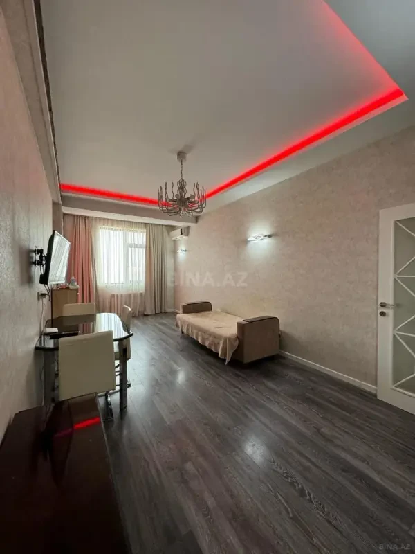 Kirayə verilir 2 otaqlı mənzil 70 m²