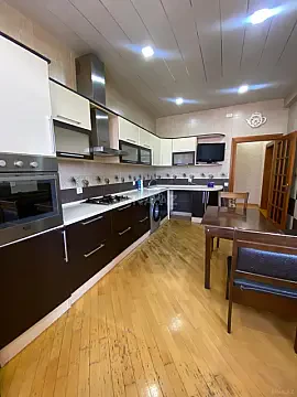 Kirayə verilir 3 otaqlı mənzil 135 m² — Bakı, Nərimanov 3 otaq 135.00 m²