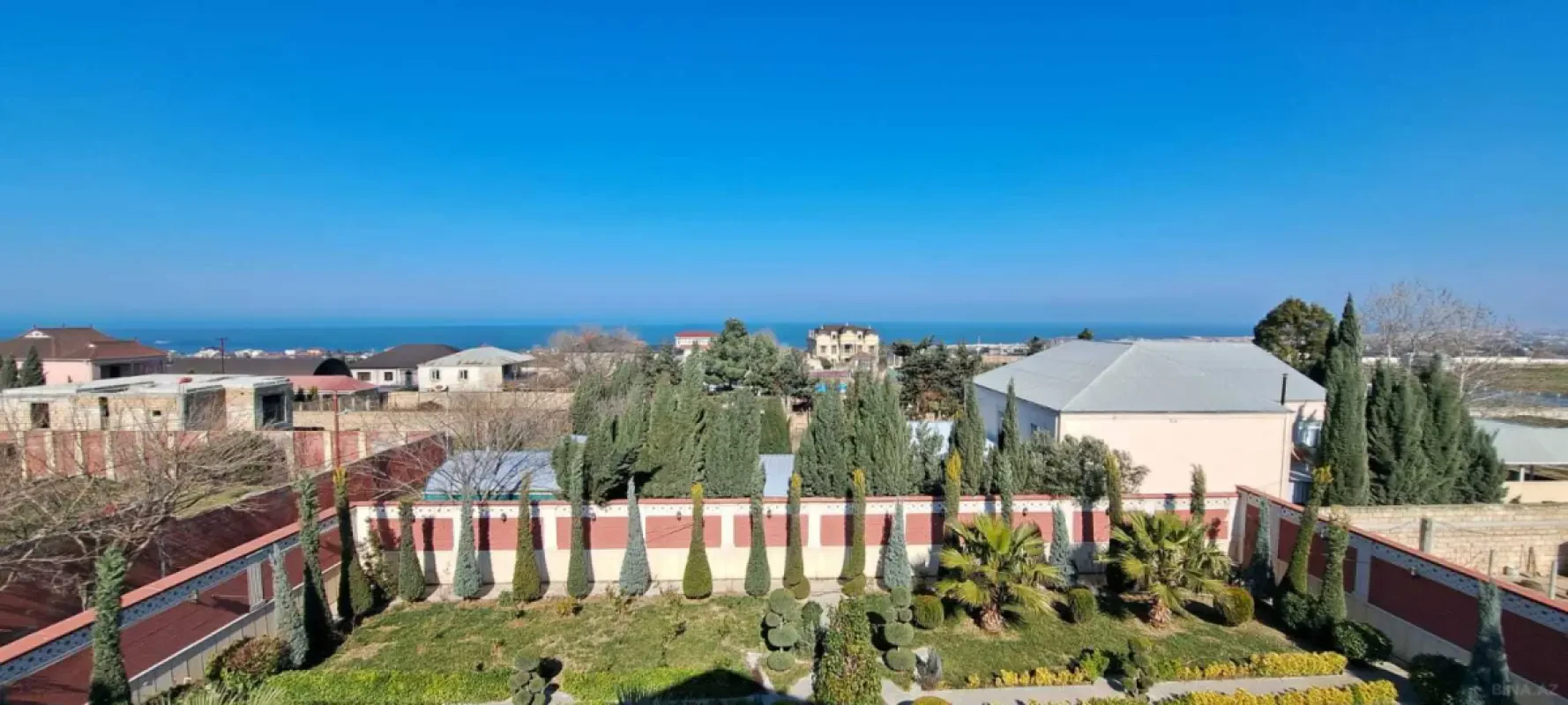 Kirayə verilir 6 otaqlı həyət evi 410 m²