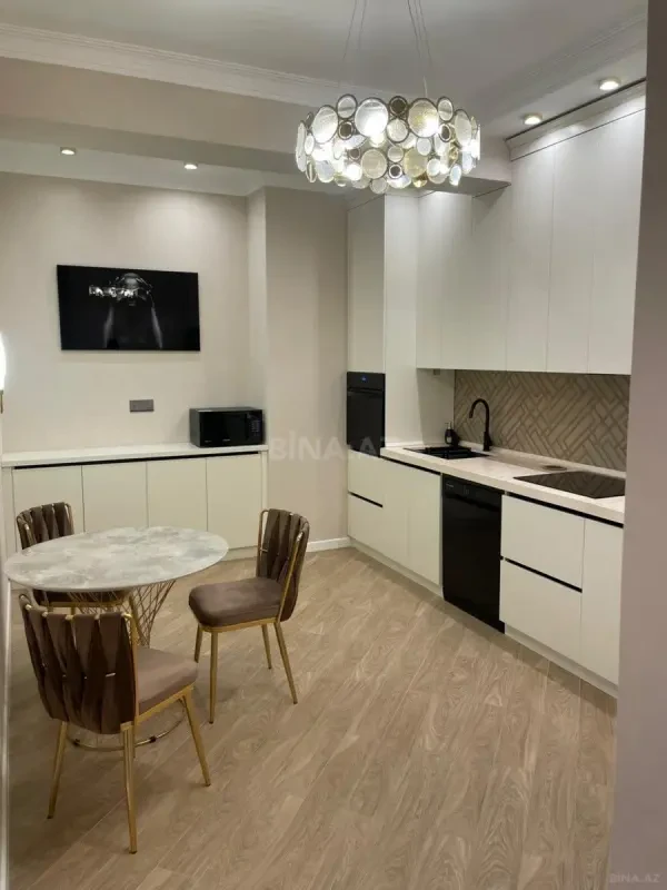 Kirayə verilir 3 otaqlı mənzil 106 m²