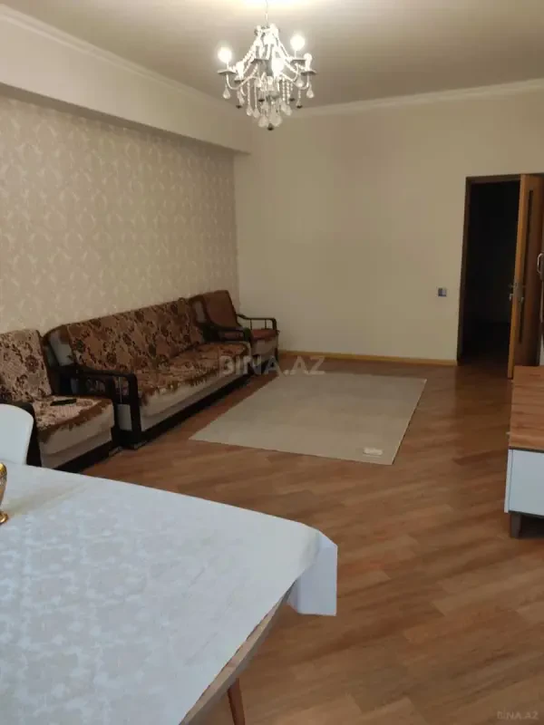 Kirayə verilir 3 otaqlı mənzil 117 m²